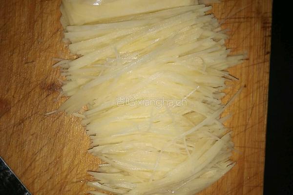 香酥拌土豆丝的做法图解1