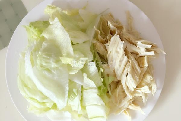 腐竹灼生菜的做法图解4