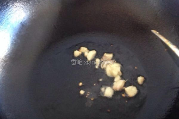 鱿鱼炒西芹的做法图解3