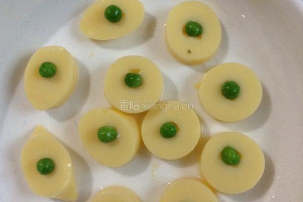 豆腐鸡蛋羹的做法图解2