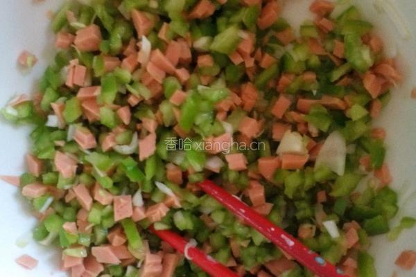 青椒火腿馅饼(电饭煲版)的做法图解2
