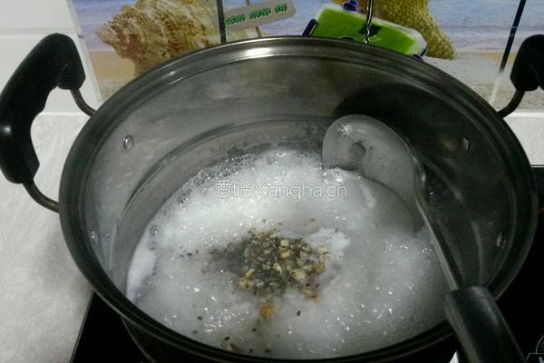 黑芝麻核桃粥的做法图解7