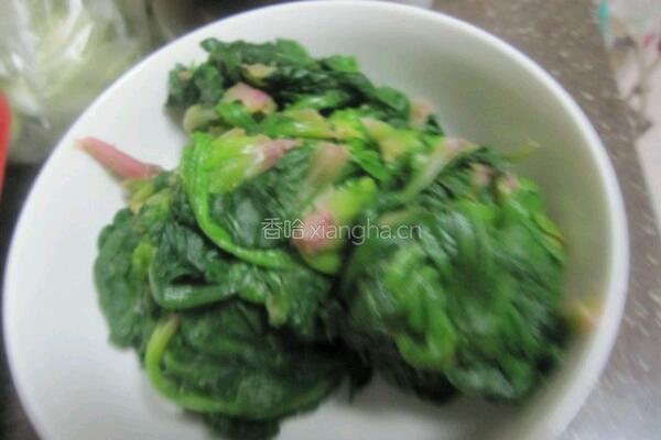 菠菜炒肉的做法图解2
