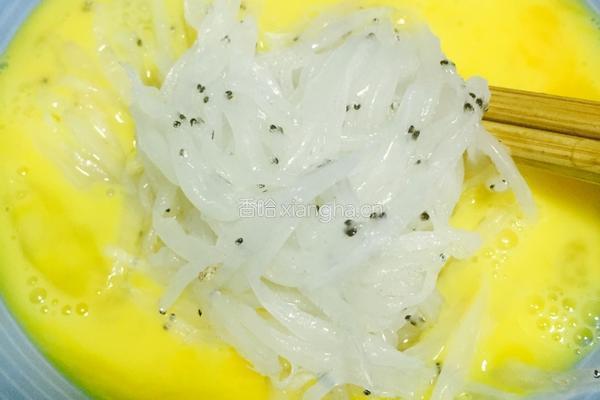 银鱼鸡蛋羹的做法图解4