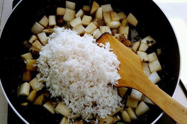 萝卜丁扣肉米饭的做法图解11