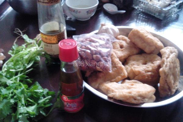 凉拌油豆腐的做法图解1
