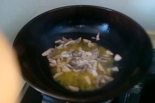 蒜台炒肉的做法图解2
