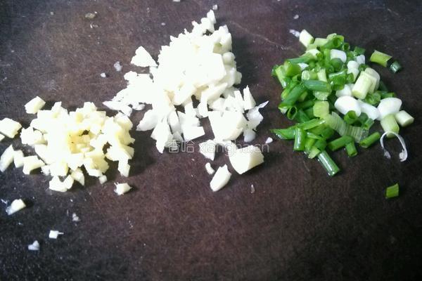 豌豆炒肉末的做法图解3