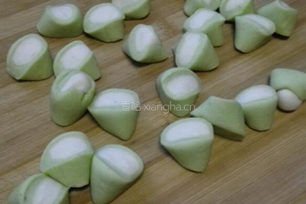 菠菜双色水饺的做法图解7