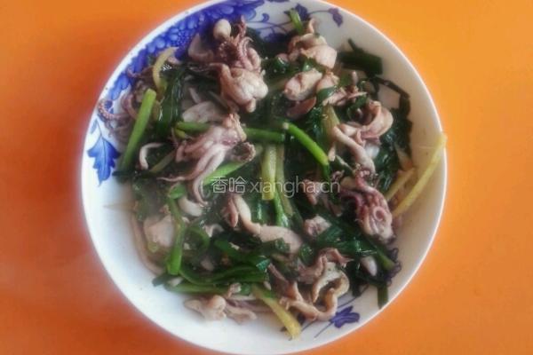 韭菜炒鱿鱼的做法图解5
