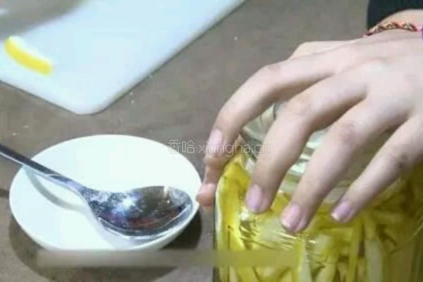 自制无添加不伤手洗洁精的做法图解5