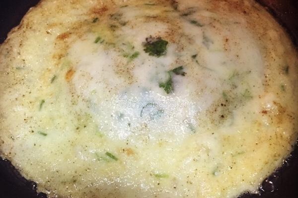 香菜葱花蛋饼的做法图解4
