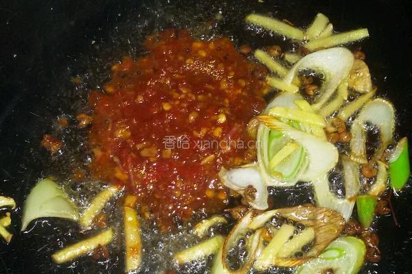 蒜蓉辣酱炒肚脐波螺儿的做法图解3