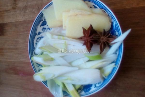 土鸡炖蘑菇.粉条的做法图解2