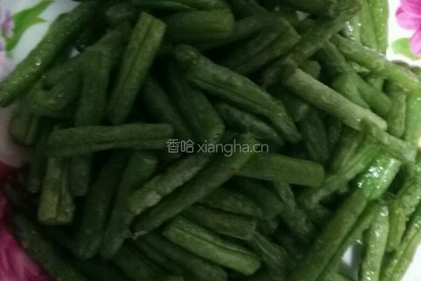 干煸豆角的做法图解3