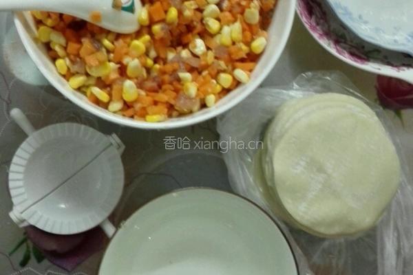瘦肉胡萝卜玉米饺子的做法图解3