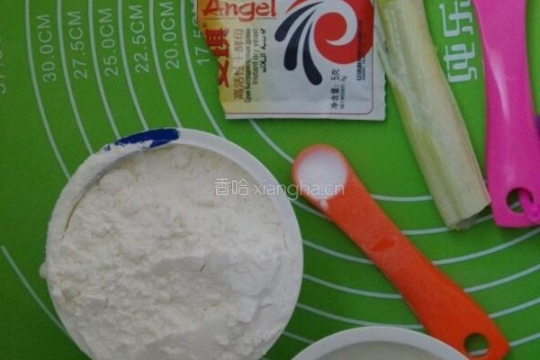 香葱苏打饼干的做法图解1
