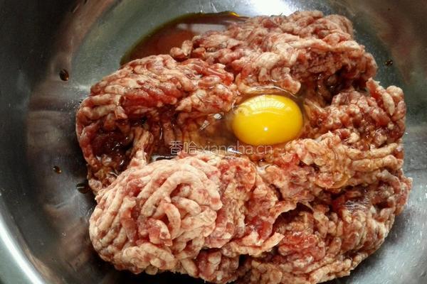 牛肉丸子汤的做法图解1