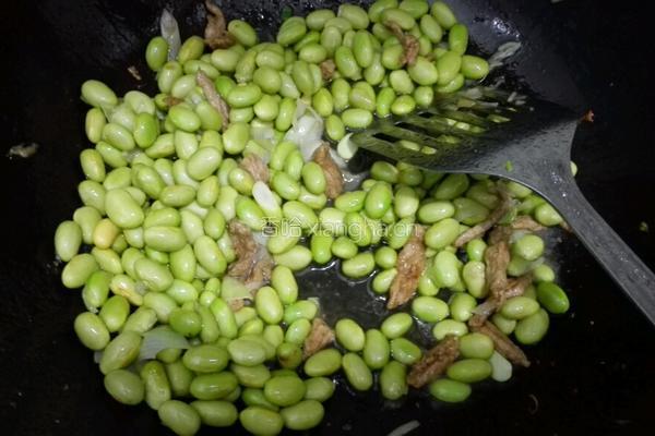 毛豆炒肉的做法图解3