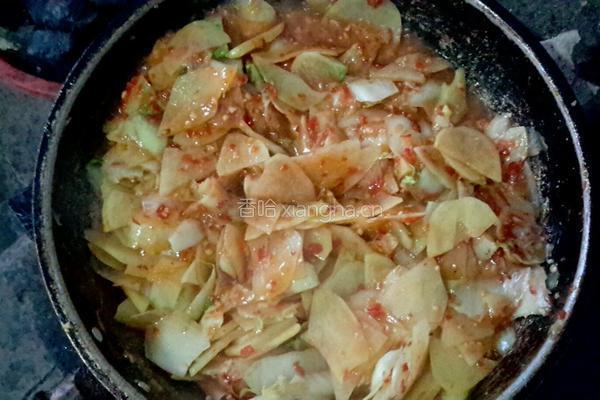 辣酱白菜土豆片的做法图解6