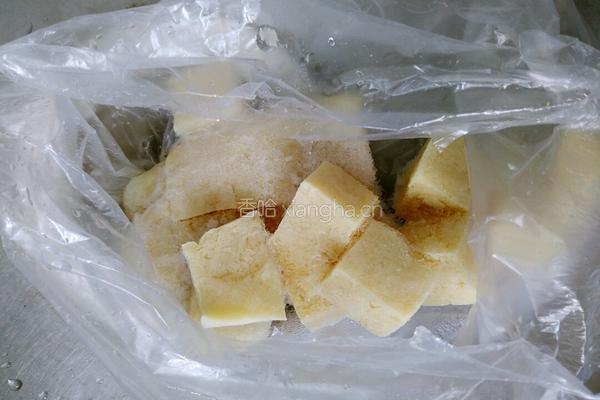 白菜冻豆腐汤的做法图解2