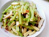 芹菜炒杏鲍菇的做法[图]
