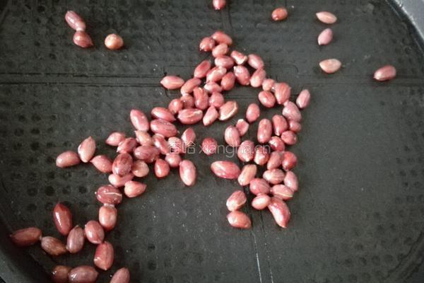 木耳炒鸡丁的做法图解1