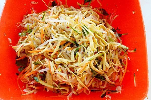 豆芽拌三丝的做法图解10