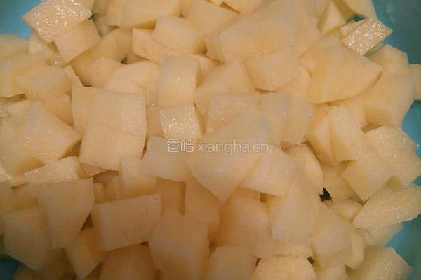 瘦肉土豆丁的做法图解1