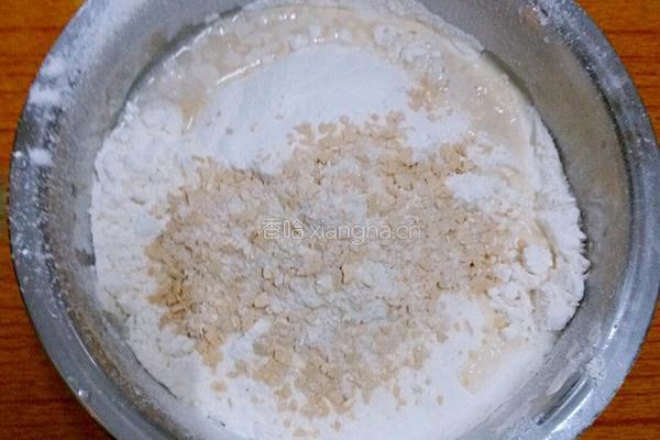 火腿面包卷的做法图解3