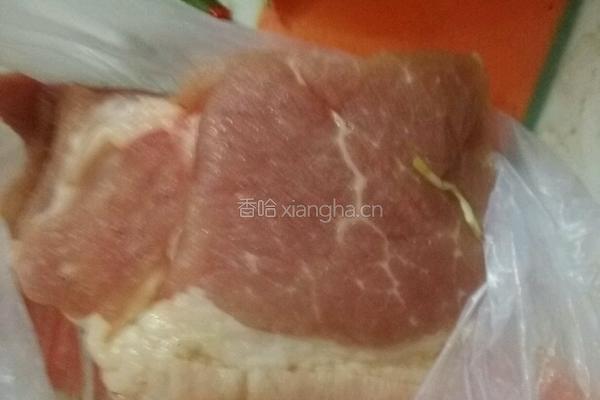  #有奖征文# 大葱红椒炒肉的做法图解1