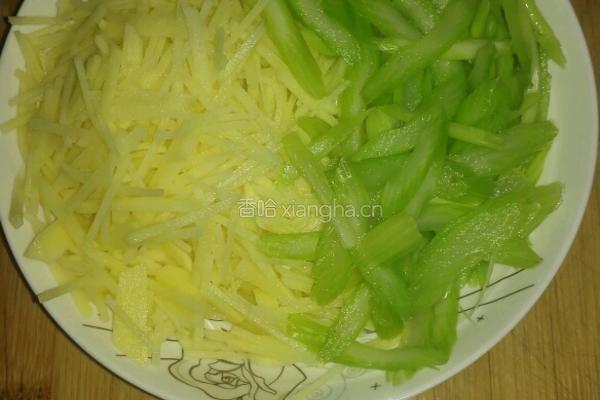 西芹土豆丝的做法图解4