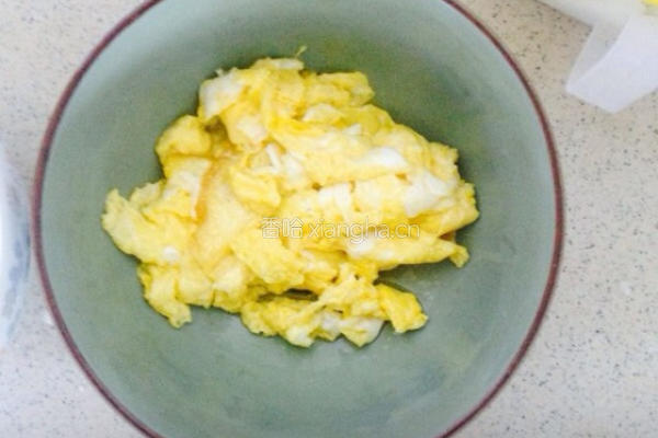 酱油豆豉炒饭的做法图解2