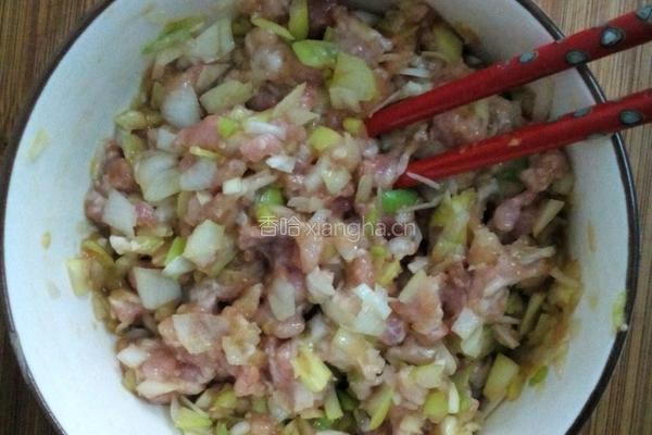 葱香肉饼的做法图解3