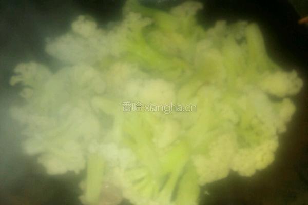 花菜炒肉片的做法图解5