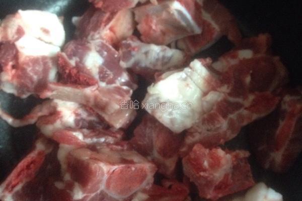 沙茶酱蒸排骨的做法图解1