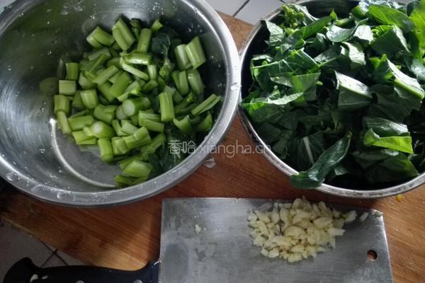 清炒菜心的做法图解1