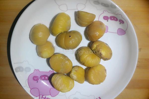 栗子莲藕猪骨汤的做法图解6