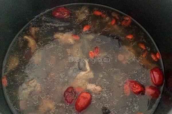 香菇红枣乌鸡汤的做法图解7