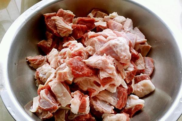 牛肉炖萝卜的做法图解2