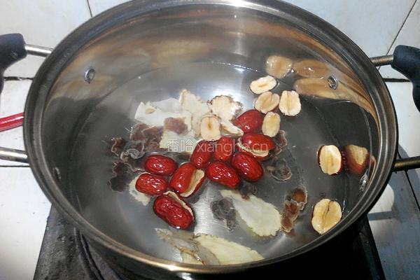 红枣桂圆当归煮鸡蛋的做法图解4