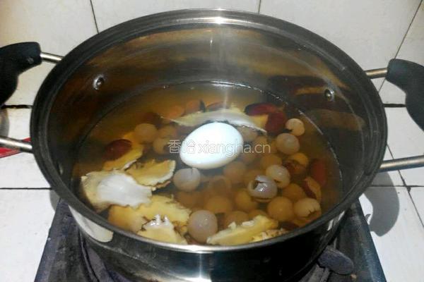 红枣桂圆当归煮鸡蛋的做法图解5
