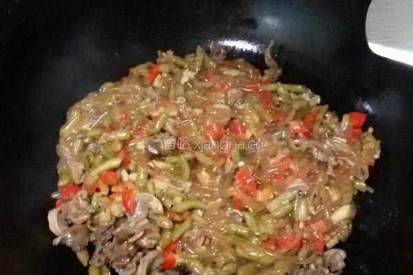 酸豆角鸡胗炒粉条的做法图解11