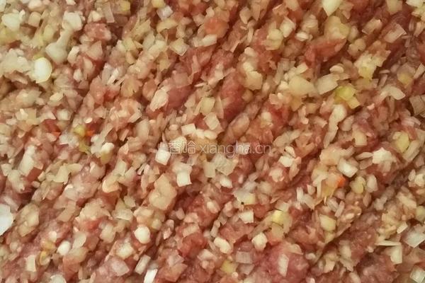 孜然羊肉饺子的做法图解2