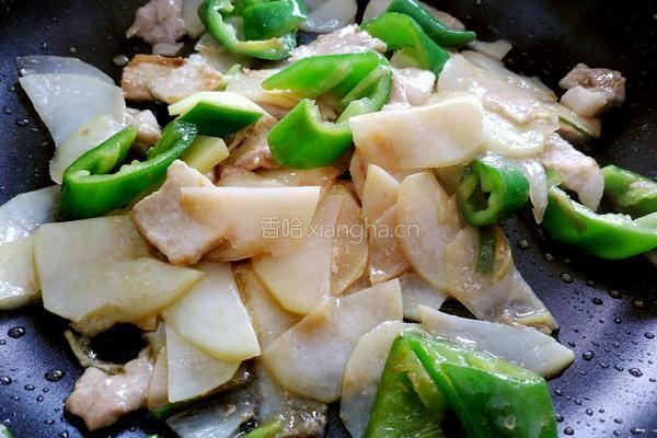土豆片尖椒炒肉的做法图解11