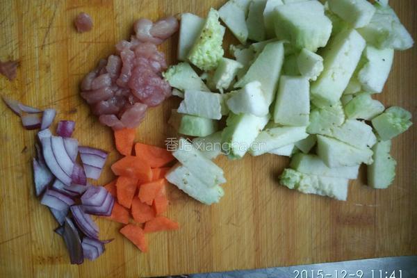 肉沫茄子焖饭的做法图解1