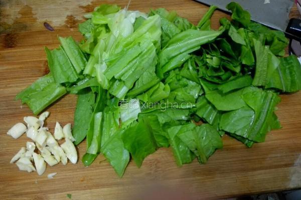 蒜蓉油麦菜的做法图解1