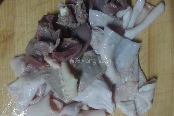 青红椒炒鸭胗、心的做法图解2