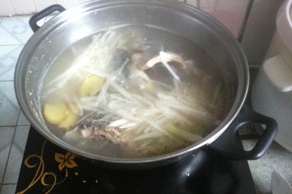 萝卜丝鲫鱼汤的做法图解8