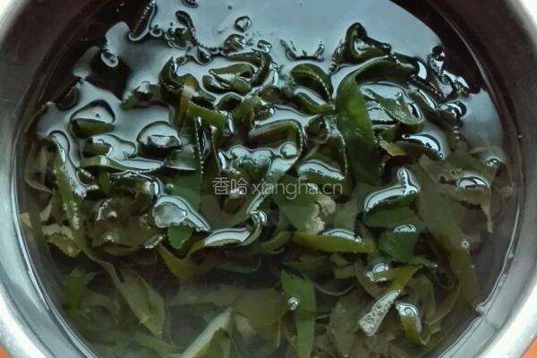 炝拌海带丝的做法图解3